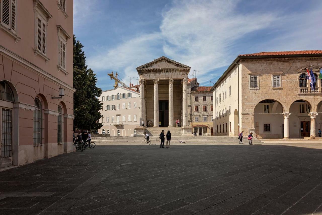 Piazza Foro With Free Parking Apartment Pula Bagian luar foto
